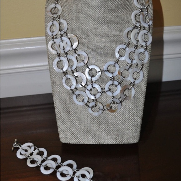 Chic White and Silver Necklace Set - Picture 1 of 1